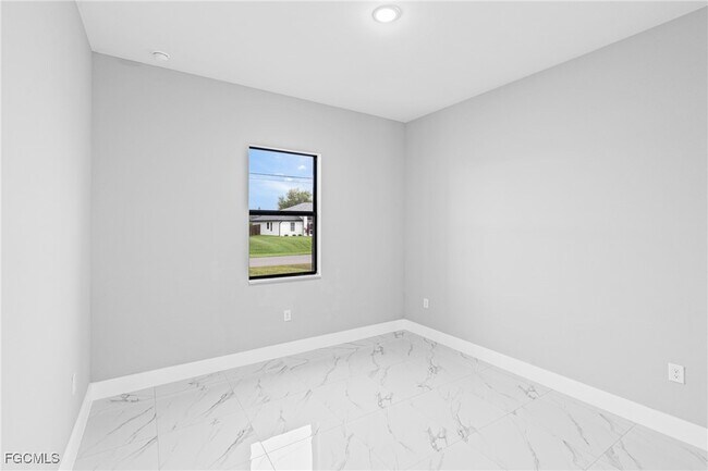 Building Photo - 2507 NW 25th St