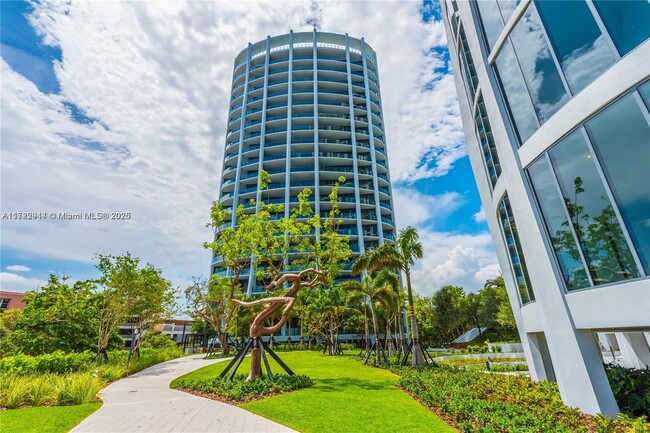 Building Photo - 2831 S Bayshore Dr