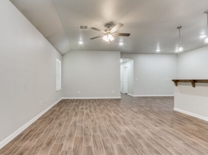 Building Photo - 12905 Villa Ave