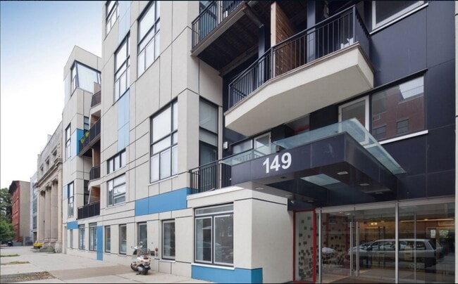 Building Photo - 143-149 Huron St