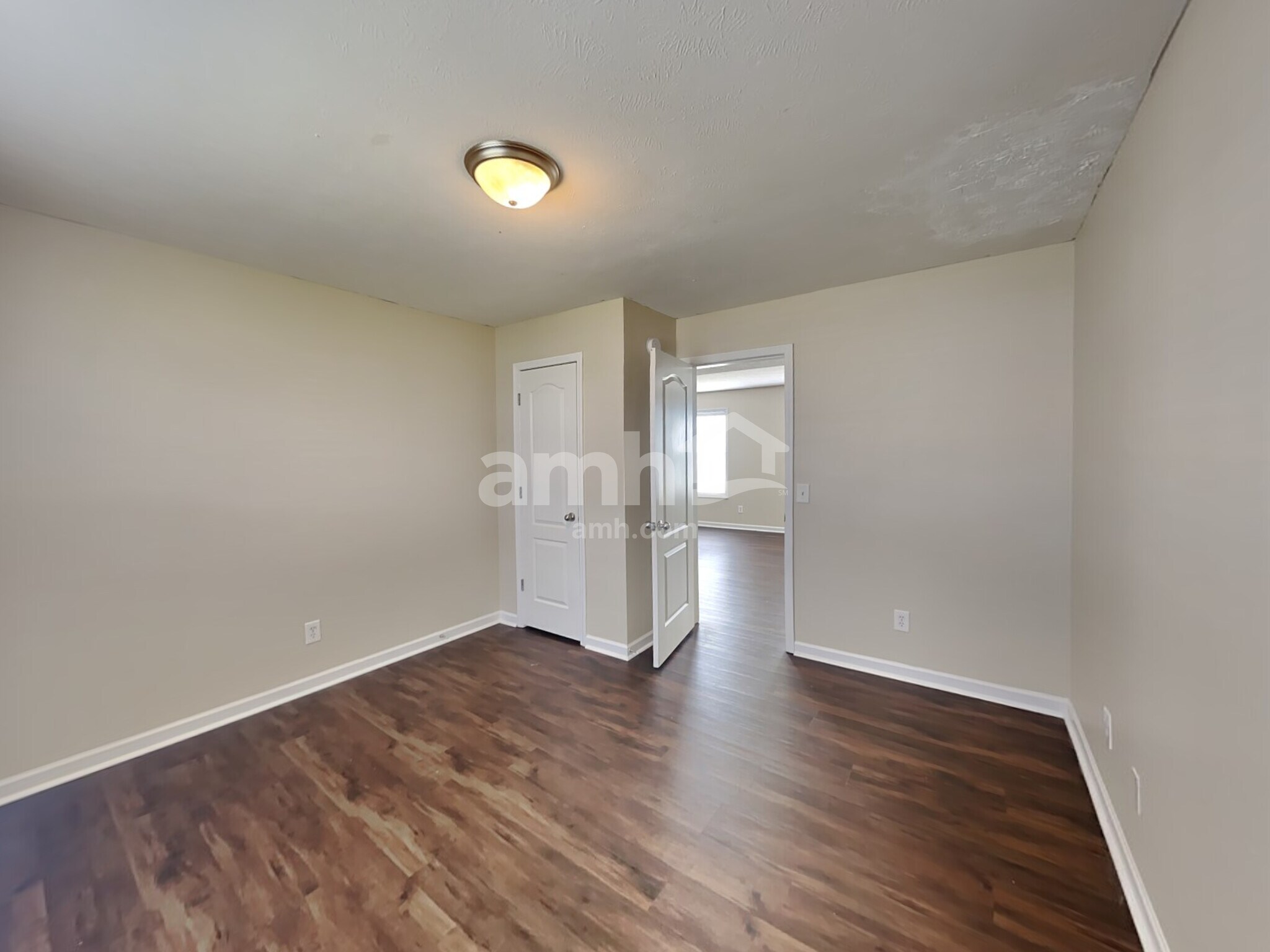 Building Photo - 733 Clear Cir