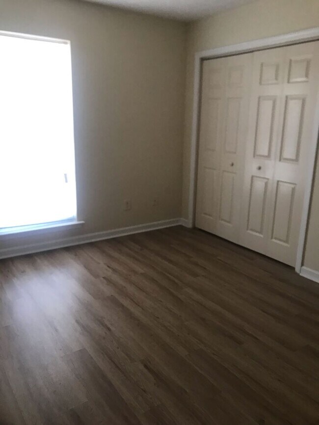 Building Photo - 2109 1st Ave