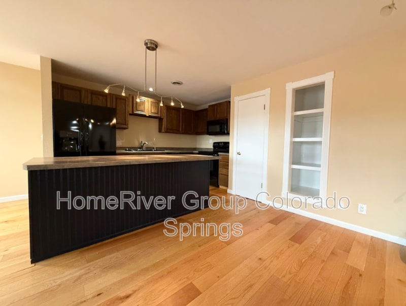 Building Photo - 6590 Delmonico Dr