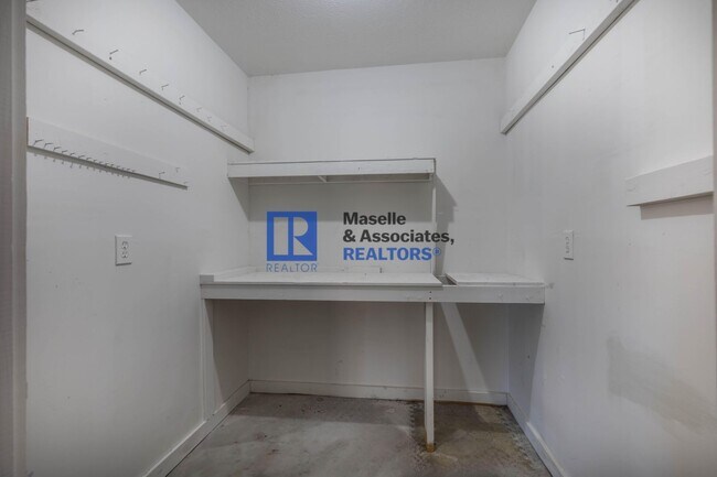 Building Photo - 105 Channing Cir