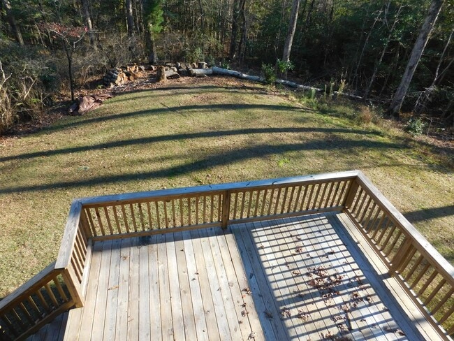 Building Photo - 105 Little Rossie Rd