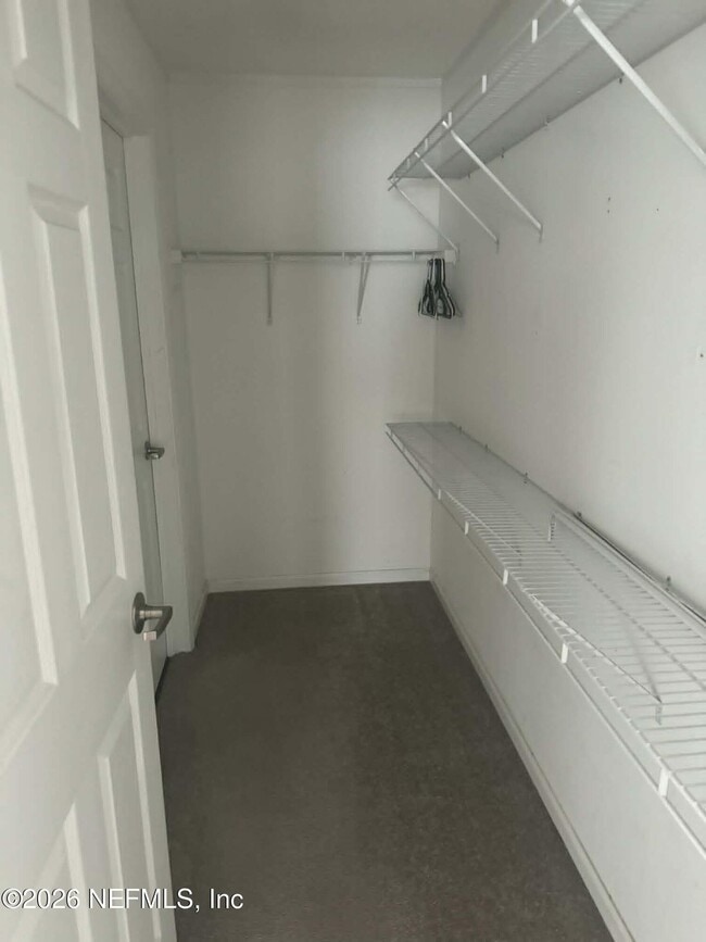 Building Photo - 176 Basin Dr