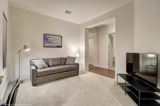 Building Photo - 3163 E Los Altos Ct