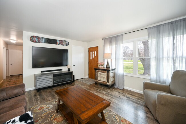 Building Photo - 23712 W Main St