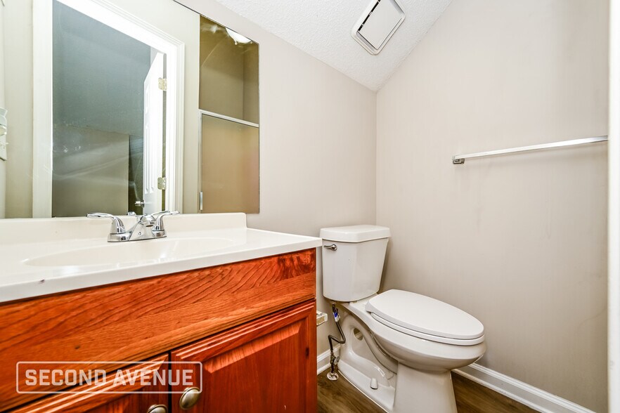 Building Photo - 2370 Iron Horse Dr
