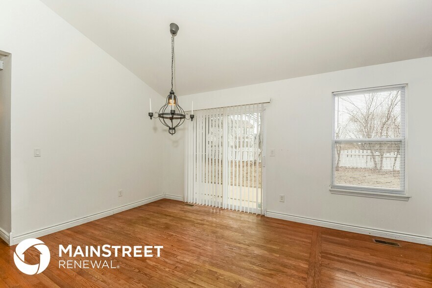 Building Photo - 9 Red Cedar Parc Ct