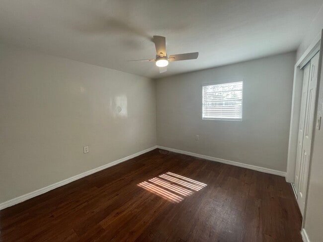 Building Photo - 3 BED/1 BATH, AVAILABLE NOW!