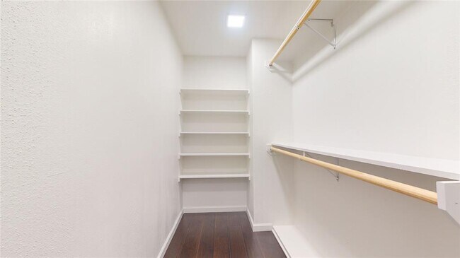 Building Photo - 14911 Wunderlich Dr