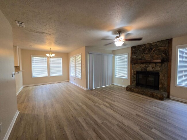 Building Photo - 6780-1 Willowbrook Dr ~ Stewarts Creek
