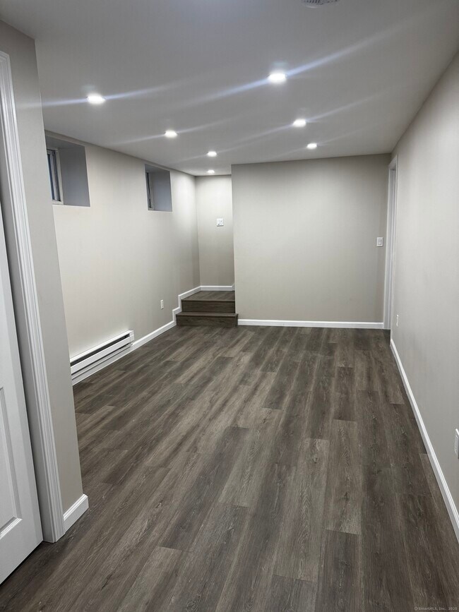 Building Photo - 315 Garfield Ave