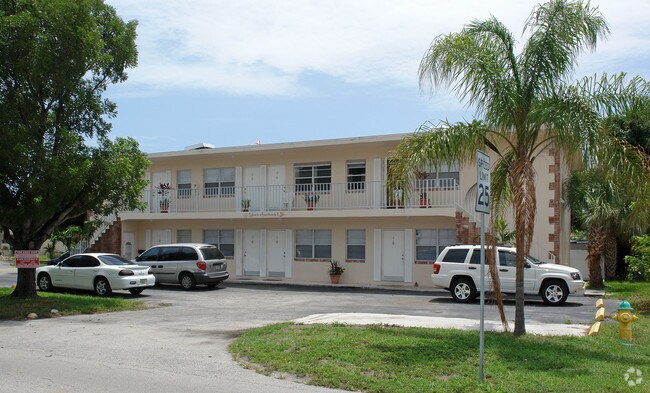 Building Photo - 360 SE 12 Avenue Deerfield Beach FL