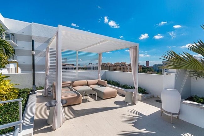 Building Photo - 155 E Boca Raton Rd