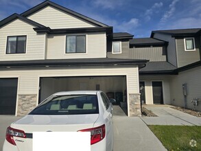Building Photo - 6931 Bluebell Ct