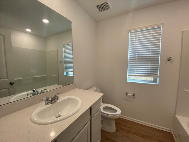 Building Photo - 2010 Ballesteros St