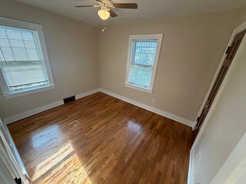Building Photo - 1522 Brady St