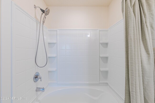 Building Photo - 3474 Cliffside Way