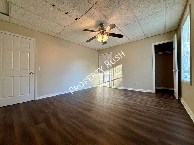 Building Photo - 4320 Ohls Ave