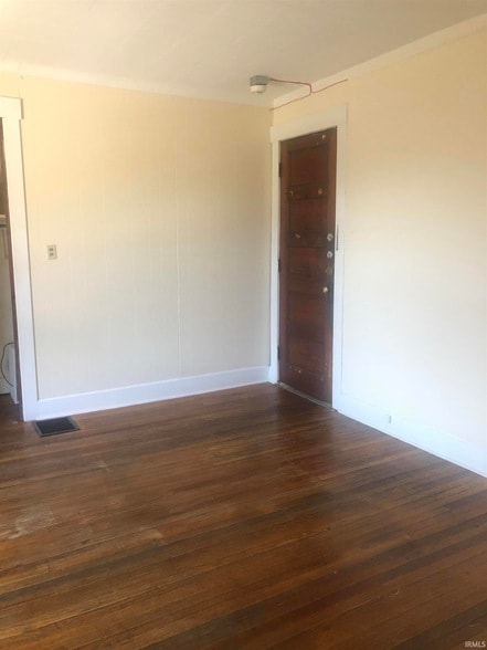 Building Photo - 423 S Fess Ave