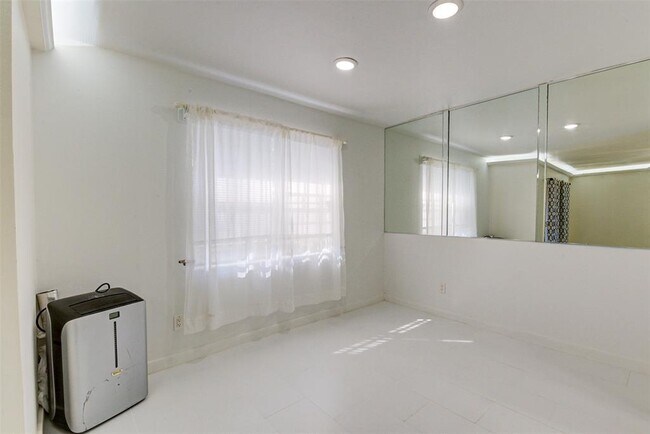Building Photo - 7900 Westheimer Rd