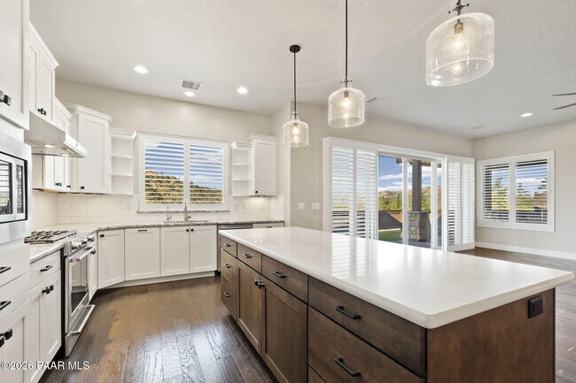 Building Photo - 1476 Sierry Peaks Dr