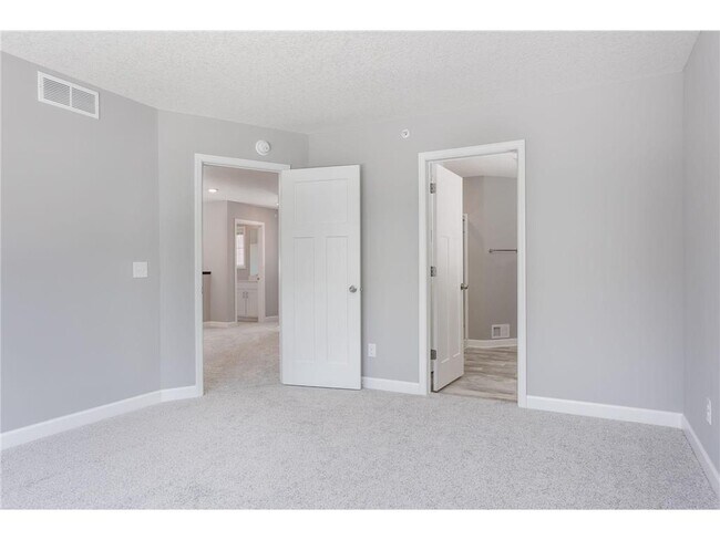 Building Photo - 1142 Middlefield Rd