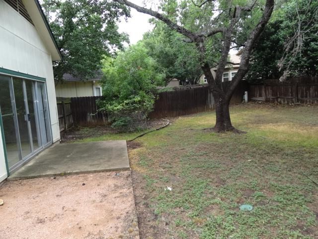 Building Photo - 2202 Quiet Wood Dr