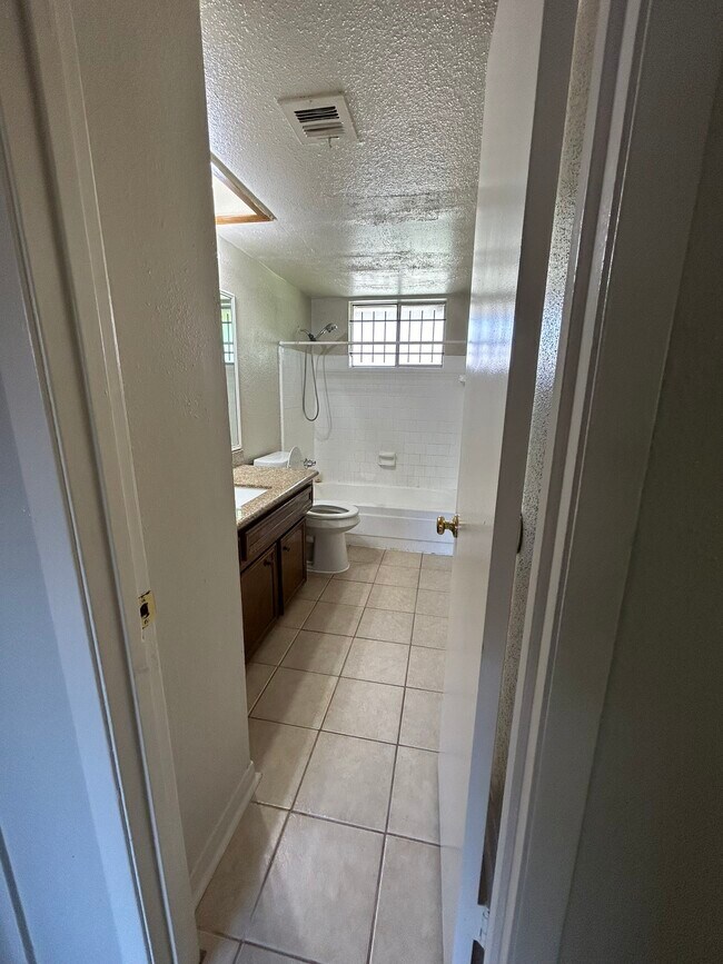 Building Photo - 7223 Valmont Dr