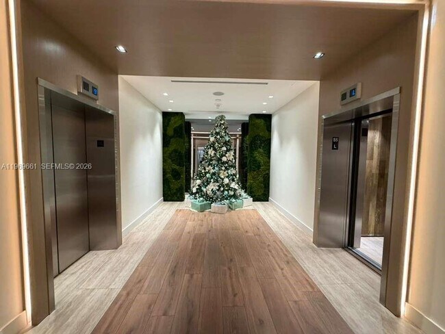 Building Photo - 2301 Collins Ave