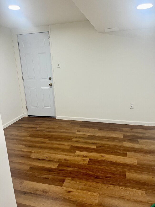 Building Photo - 3012 Oxon Run Ct