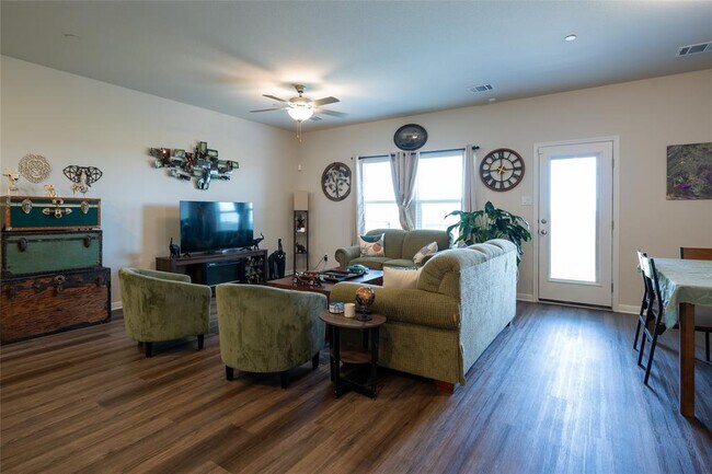 Building Photo - 225 Texas Agate Dr