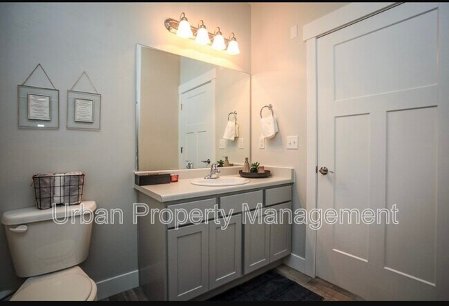 Building Photo - 14484 S Ronan Ln