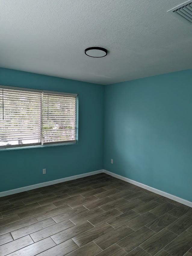 Building Photo - 2010 Seminole Blvd S