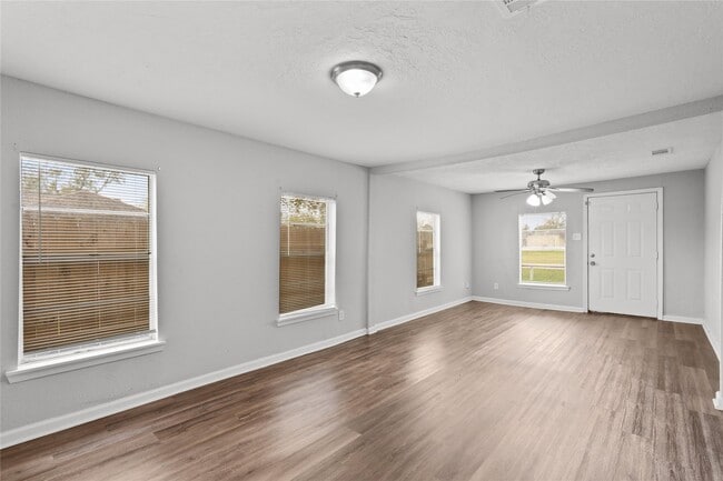 Building Photo - 419 N Parrish St