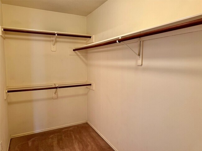 Building Photo - 8930 Aspen Pl Dr