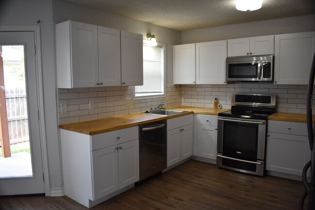 Building Photo - 4 Bd / 2 Bath in Killeen! Convenient to Fo...