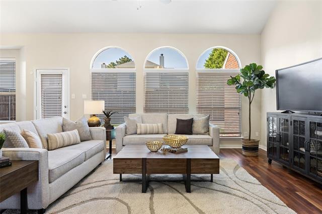 Building Photo - 9750 Grassland Dr