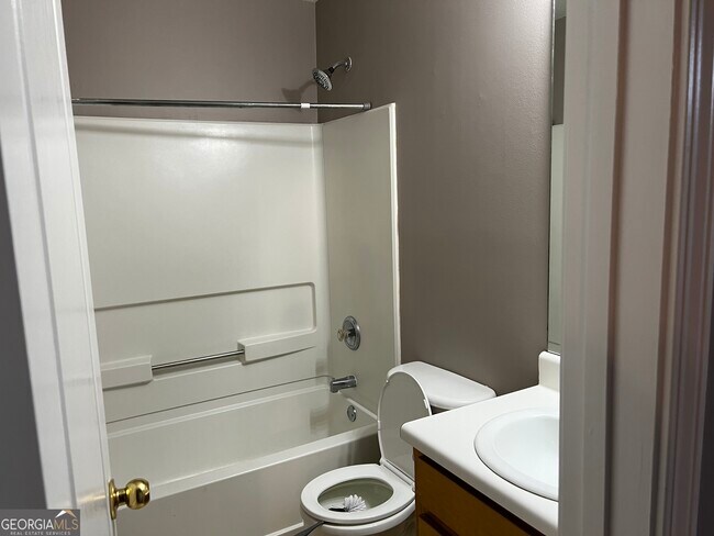 Building Photo - 1059 Commons Ct
