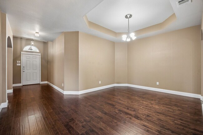 Building Photo - 9865 Tanglebrush Dr