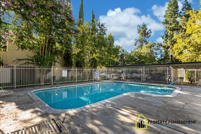 Building Photo - Remodeled Downtown Condo Rental