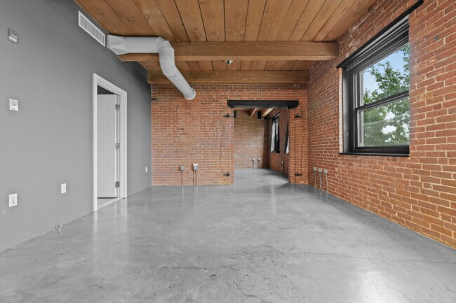 Building Photo - 90 Wareham St