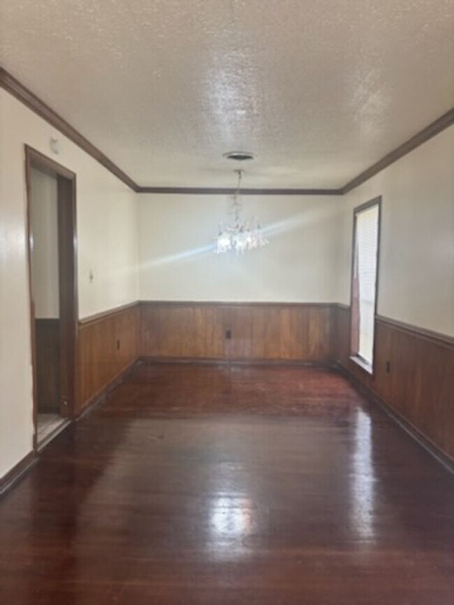 Building Photo - 3957 California Ave