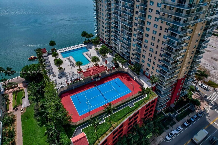 Building Photo - 1155 Brickell Bay Dr