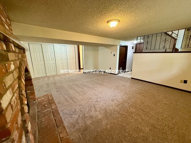 Building Photo - Amazing 3 Bedroom Home!