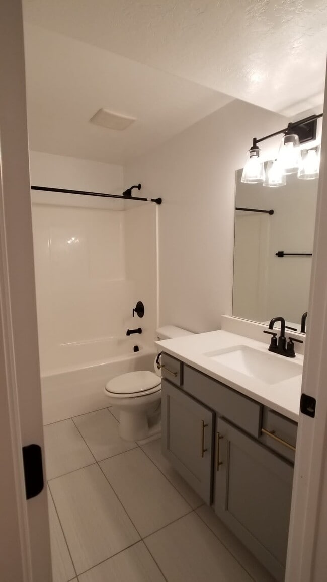 Building Photo - 32 W Sicula Rd.