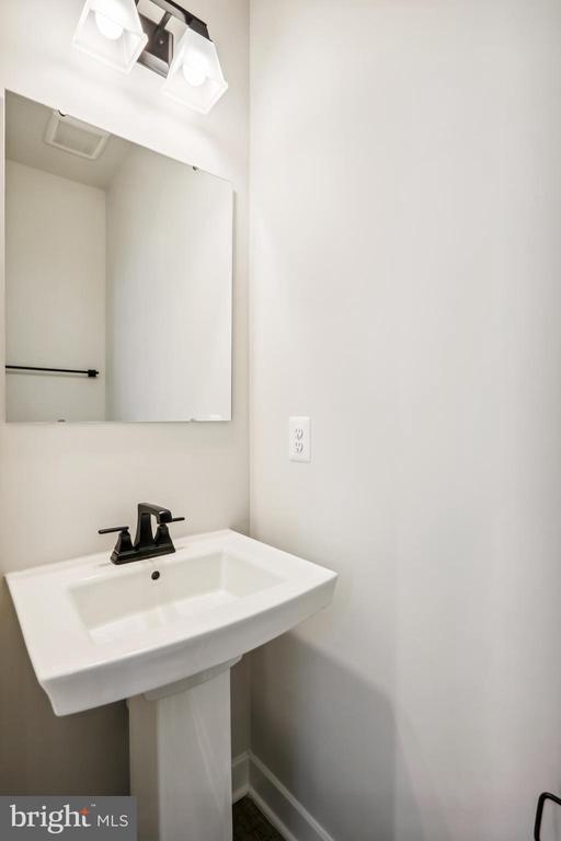 Building Photo - 19753 Grn Vlg Dr