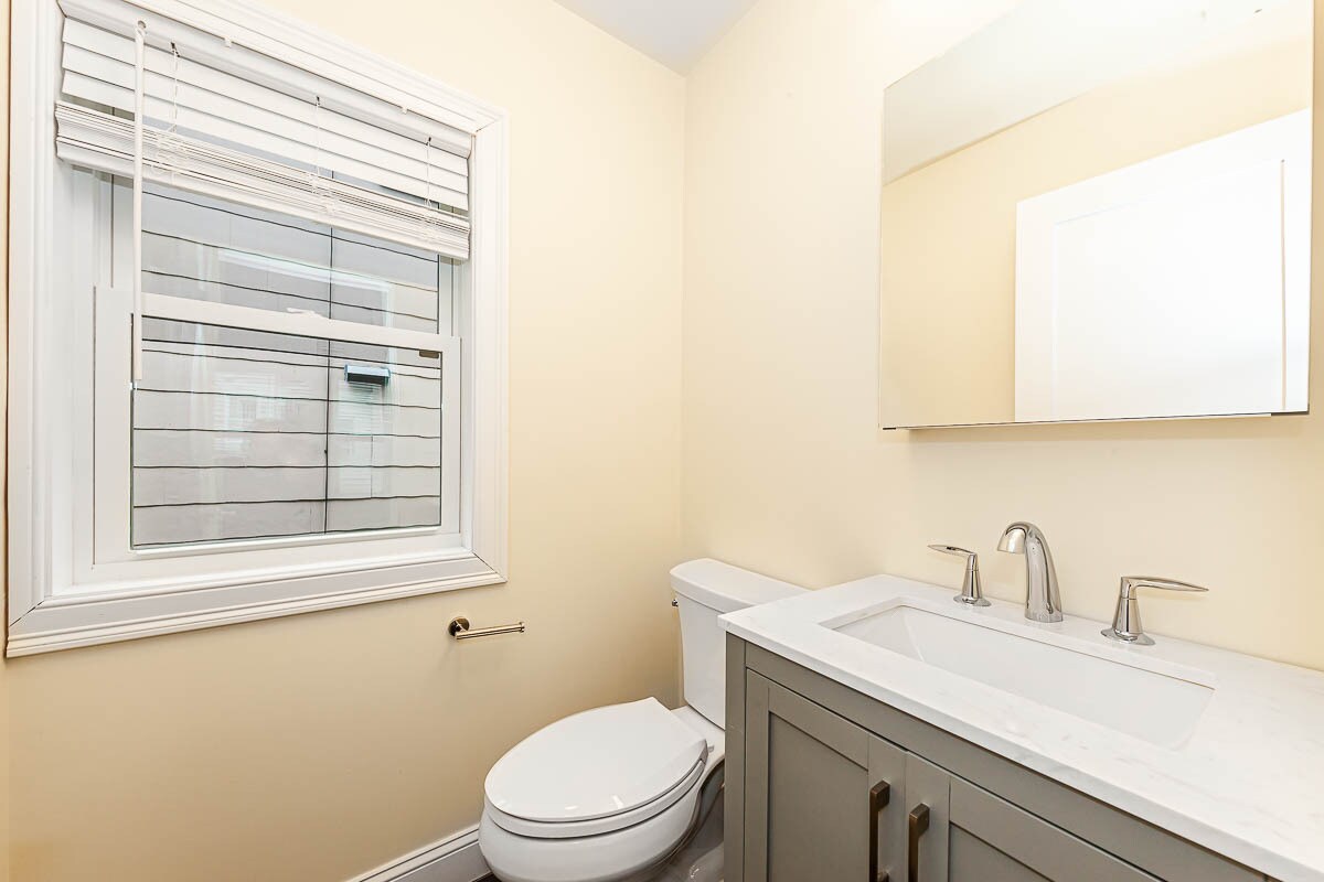 Building Photo - 28 Albion St